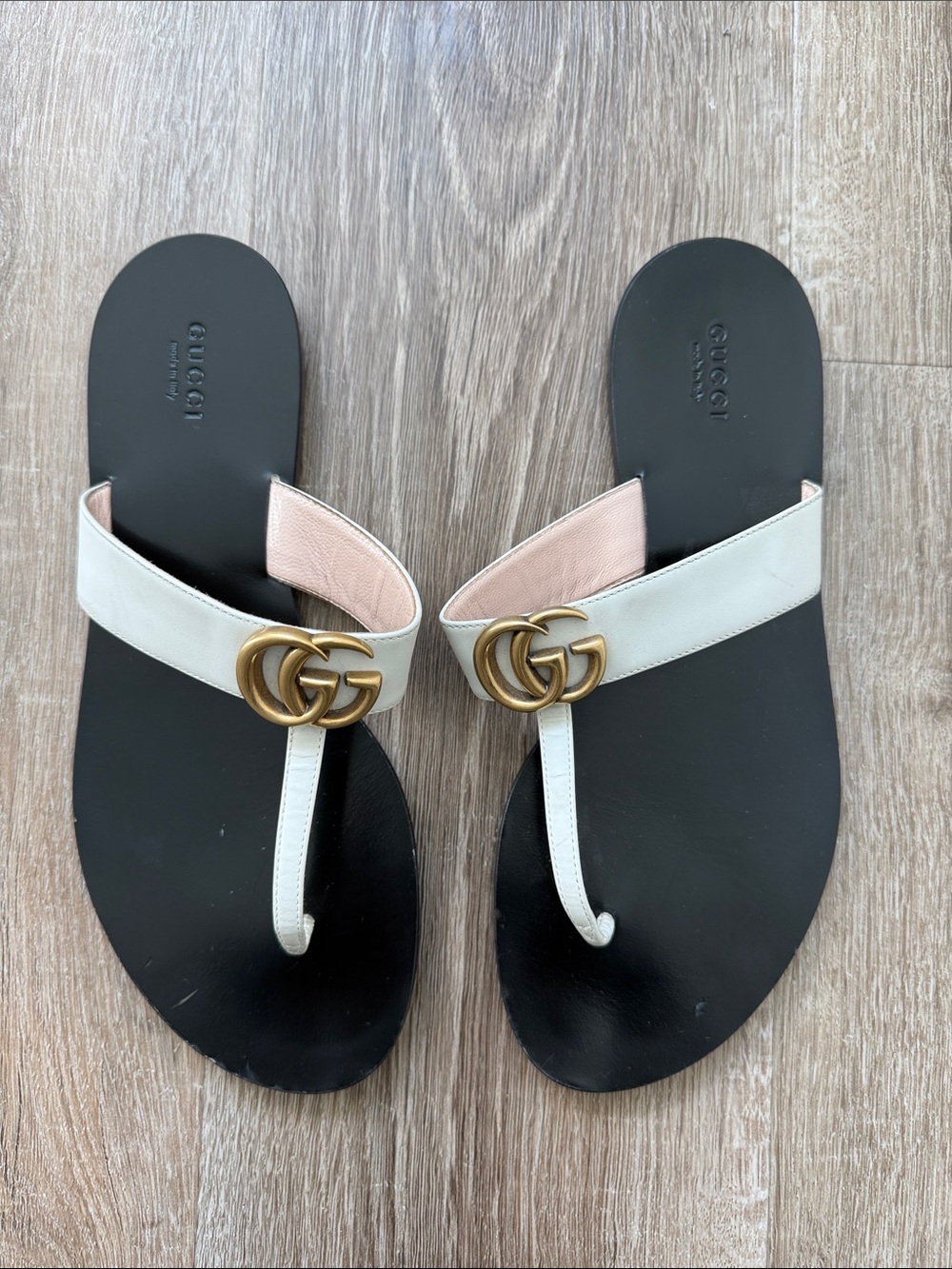 Gucci White Leather Thong Sandals with Gold GG